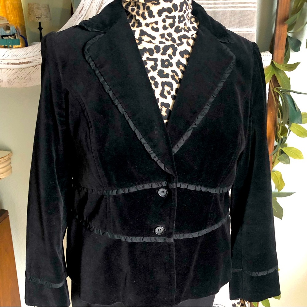 Women’s Velvet 2 Button Jacket, Size 16, Black
